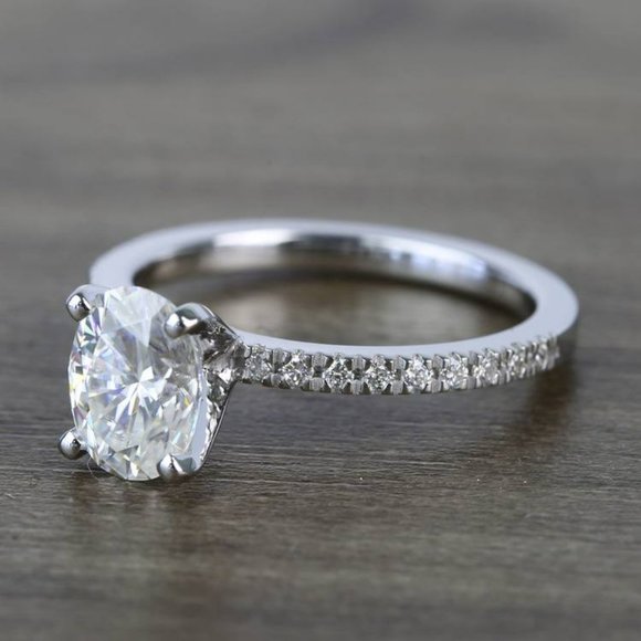IGI 0.90 Ct Oval Lab Grown Diamond Engagement Ring - Picture 2 of 4